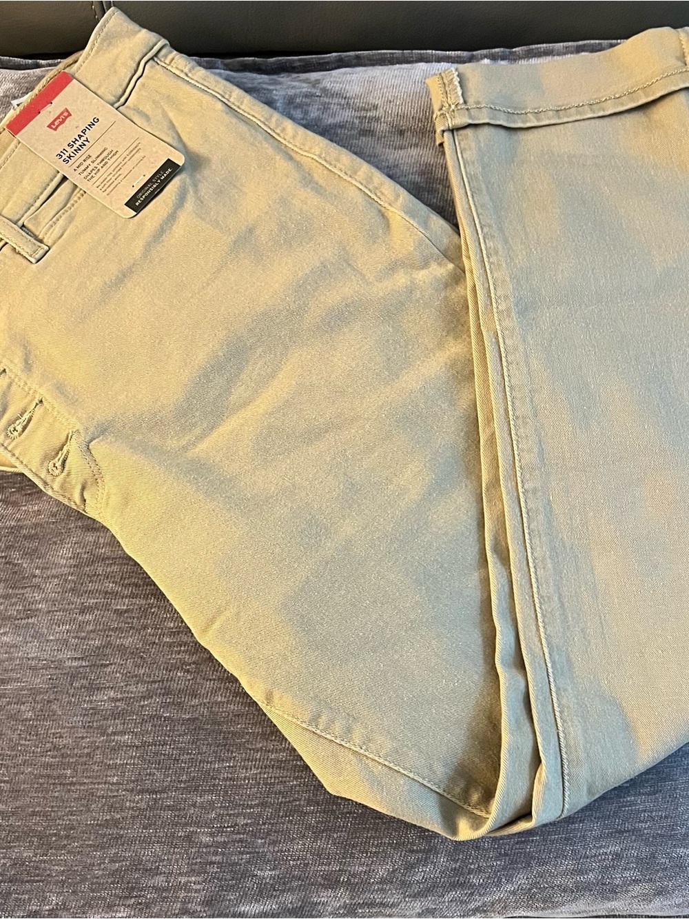 Levi's Button Front Skinny Women's Jeans in Pale Yellow
